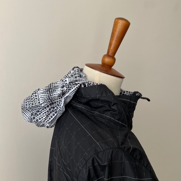 LOLE Women's Jive Jacket, Medium, Black. Light. Rain. - Picture 9 of 12